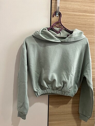 Crop sweatshirt