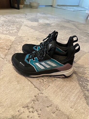 Adidas outdoor ayakkabı çok az kullanıldı