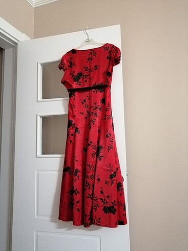 Puane Kırmızı saten şık elbise