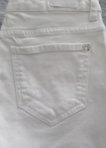 26 Beden beyaz Renk Kadın Beyaz Düğmeli Mini Denim Şort