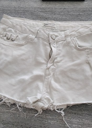 Kadın Beyaz Düğmeli Mini Denim Şort