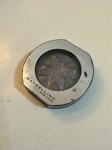 Beden Maybelline colorshow 38 silver far