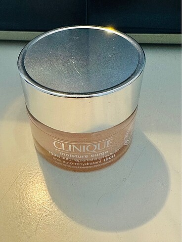 Clinique Clinique moisture surge yüz kremi