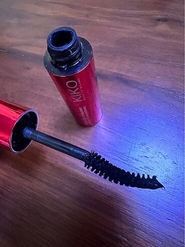 Beden Kiko false lashes concentrate maskara