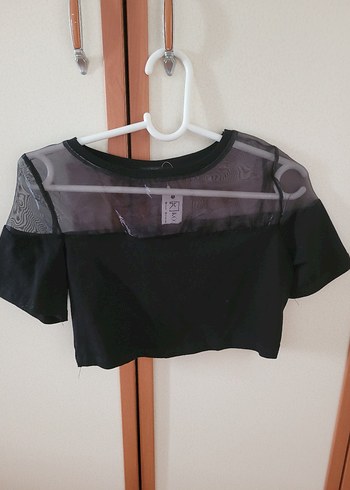 Şeffaf Detaylı Siyah Crop Top