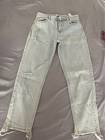 38 Beden Yırtmaçlı jean