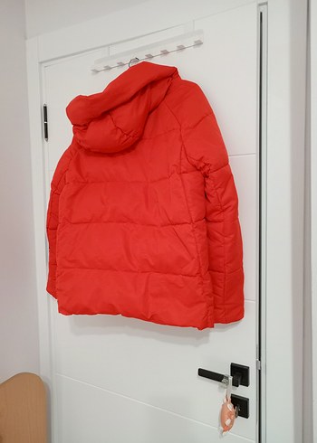 Kırmızı Düğmeli Kadın Kışlık Mont - Görsel 5