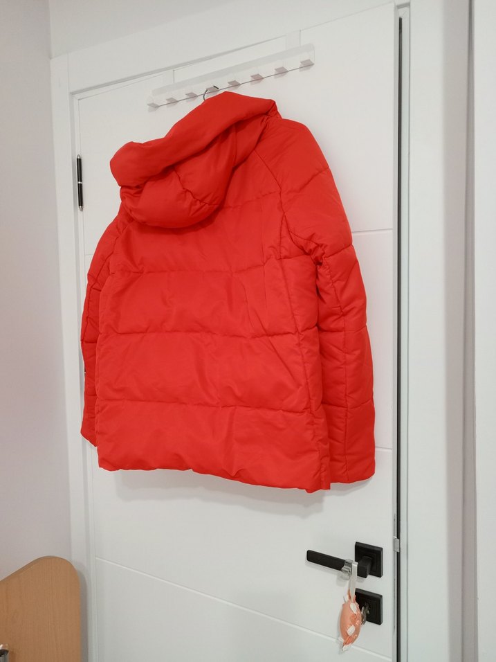 Kırmızı Düğmeli Kadın Kışlık Mont - Görsel 5