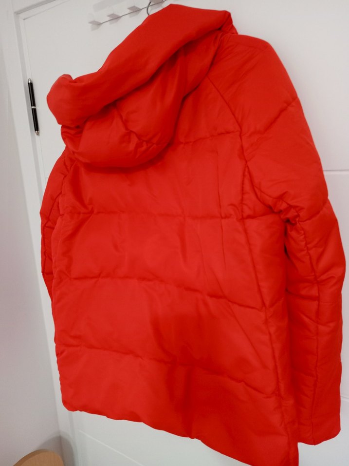 Kırmızı Düğmeli Kadın Kışlık Mont - Görsel 4