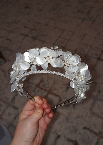 Beyaz Boncuklu Cam Taç - Görsel 8