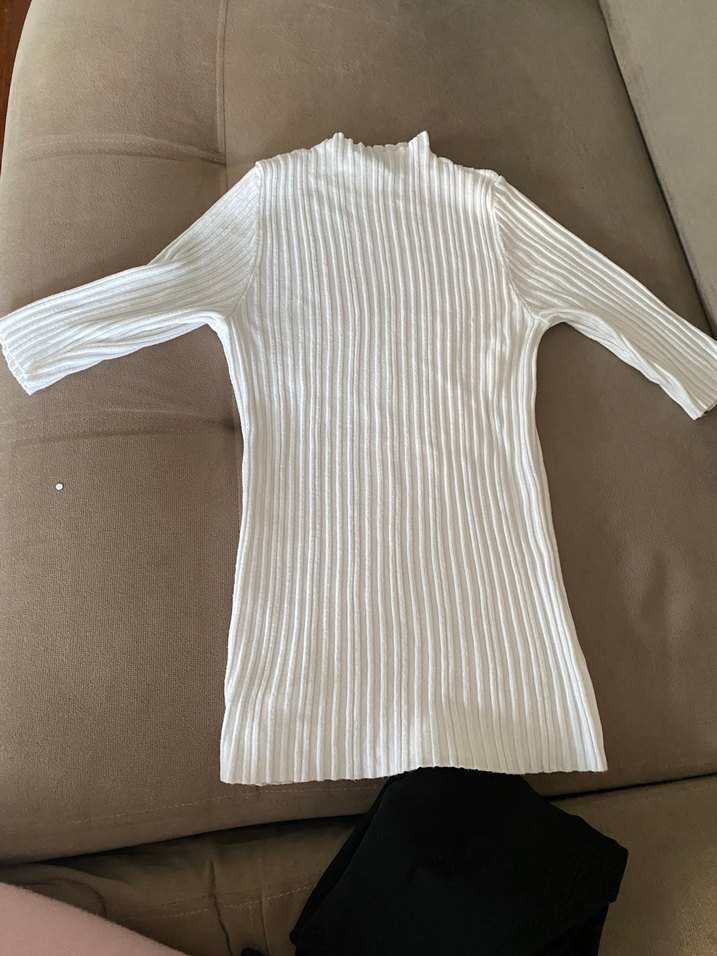 Kadın Beyaz V Yaka Düğmeli Pamuklu Kazak - Görsel 2