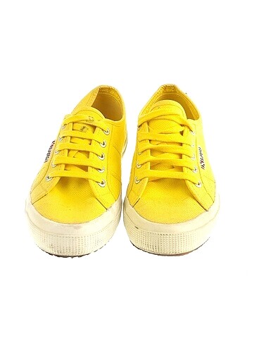 38 Beden Superga Spor Ayakkabı %70 İndirimli.