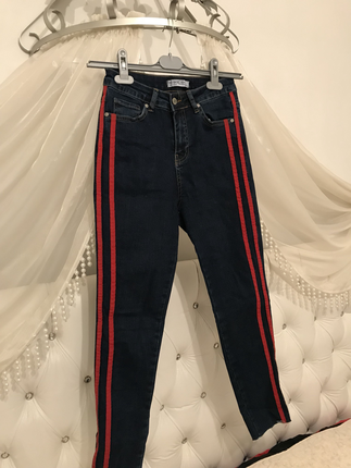 26 Beden Yanı Şeritli jean