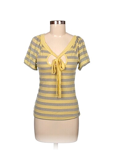 Diğer T-shirt %70 İndirimli.