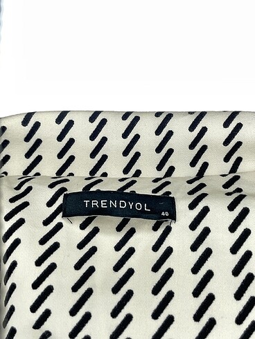 40 Beden çeşitli Renk Trendyol & Milla Trenchcoat p İndirimli.