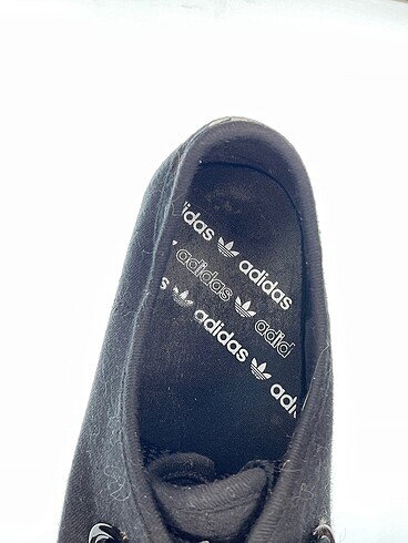 37.5 Beden siyah Renk Adidas Spor Ayakkabı %70 İndirimli.