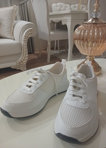 Beyaz Bağcıklı Kadın Spor Ayakkabı - Görsel 4