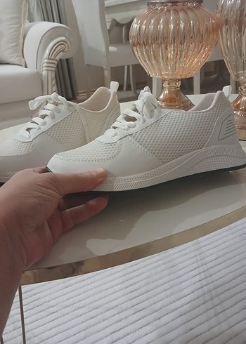 Beyaz Bağcıklı Kadın Spor Ayakkabı - Görsel 3