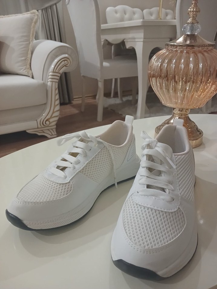 Beyaz Bağcıklı Kadın Spor Ayakkabı - Görsel 4