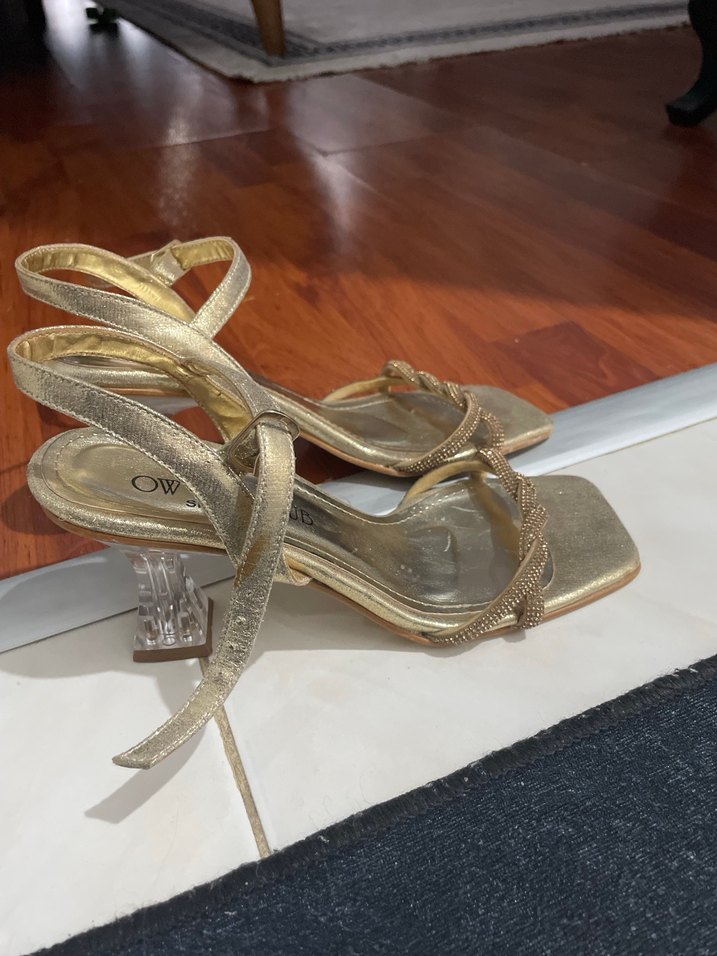 Altın Renkli Stiletto Topuklu Kadın Abiye Ayakkabı - Görsel 3