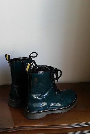 Taş gibi bot yanlış numara satmışlar bana o sebeble giymeden sat