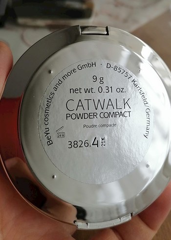 Bej Pudra Kompakt ayna ve süngerle - Görsel 3