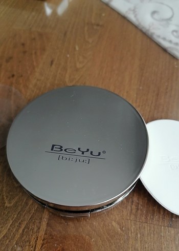 Bej Pudra Kompakt ayna ve süngerle - Görsel 2