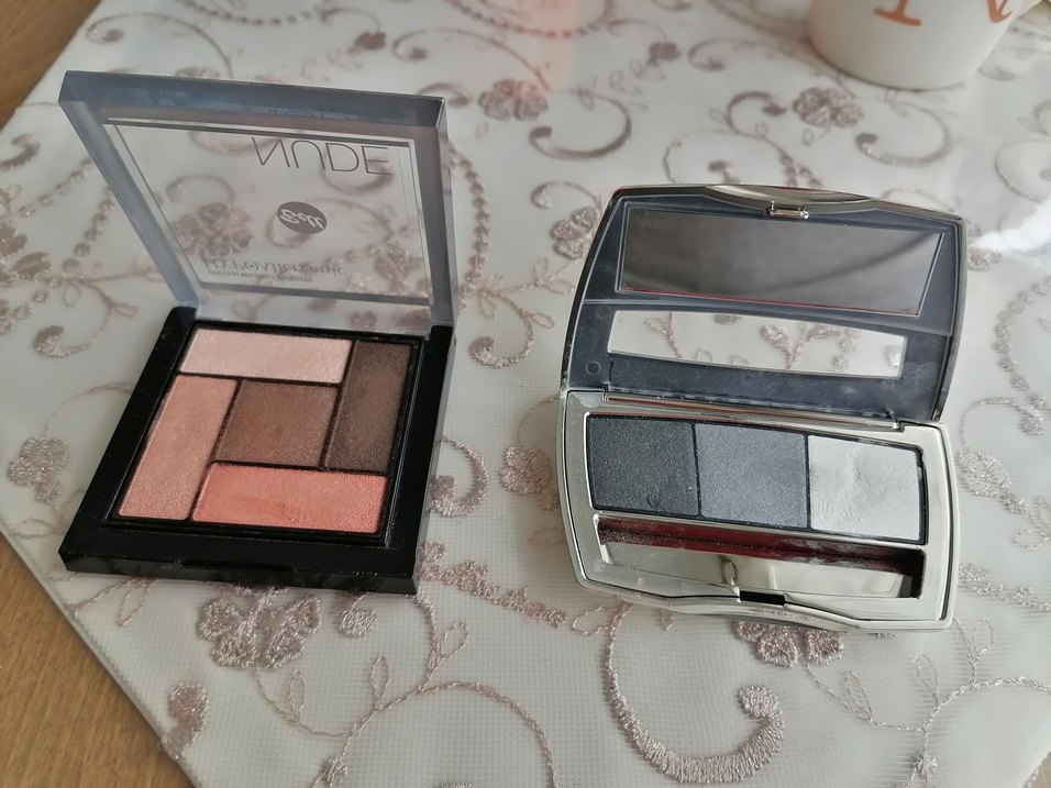 Bej ve Gri Göz Farı Paletleri - Görsel 3