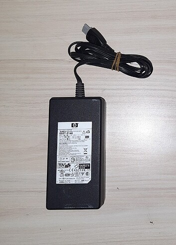 Hp yazıcı adaptörü 32v 940mA 16v 625mA 