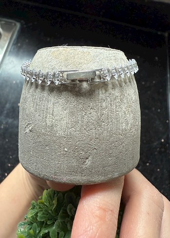 Parlak Beyaz Minimalist Kadın Bileklik - Görsel 5