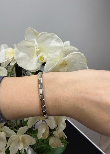 Altın Renkli Zincir Detaylı Kadın Bileklik - Görsel 4