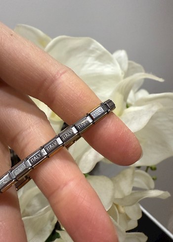 Altın Renkli Zincir Detaylı Kadın Bileklik - Görsel 2