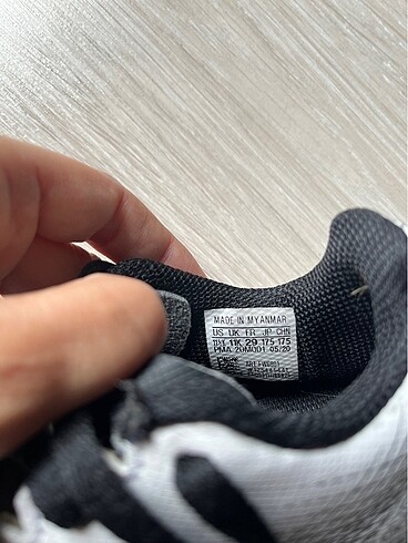29 Beden Adidas çocuk Halı saha ayakkabısı