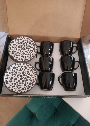 Siyah Seramik 6'lı Fincan ve Tabak Seti - Görsel 2