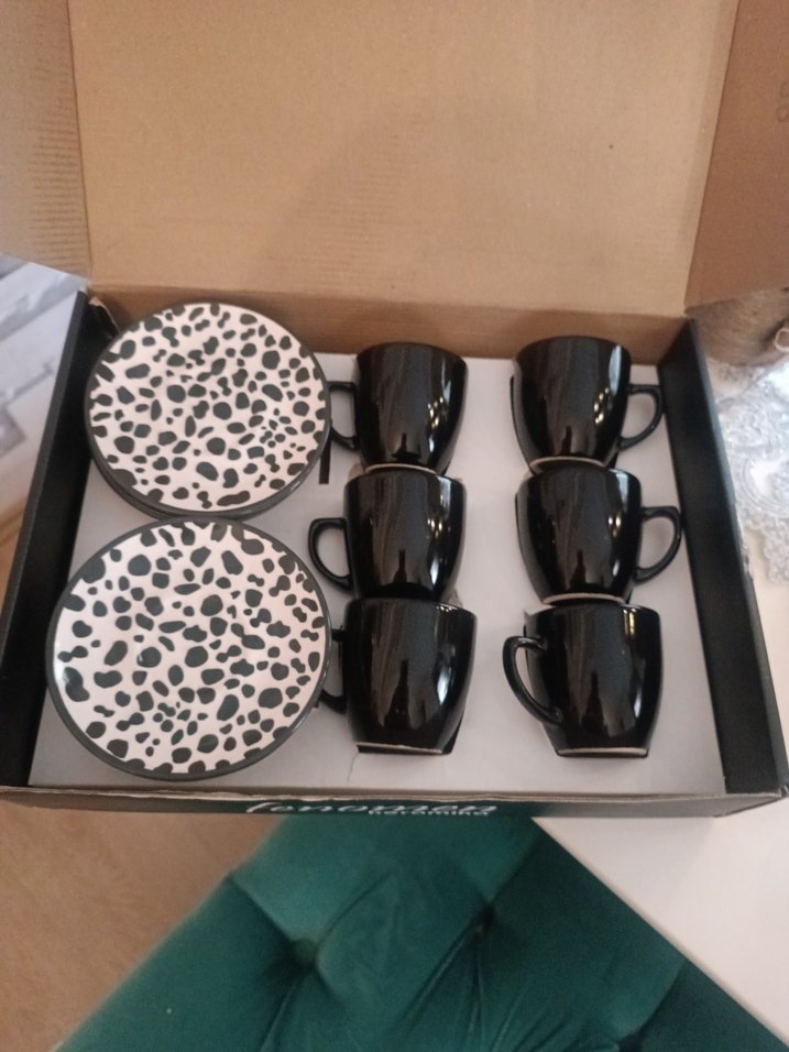 Siyah Seramik 6'lı Fincan ve Tabak Seti - Görsel 2