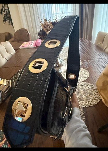 Siyah Deri Yılan Desenli Tokalı Kadın Çanta - Görsel 3