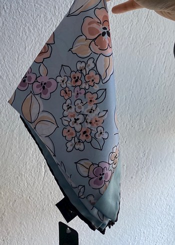 Mavi Pastel Çiçek Desenli Kadın Fular - Görsel 4