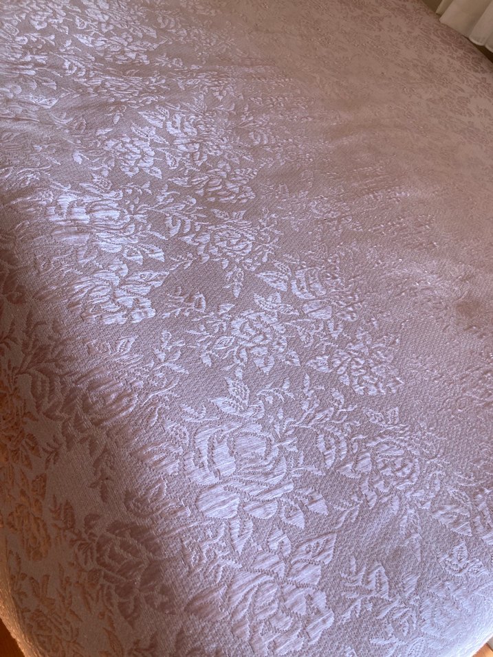 Nakışlı Pembe Yatak Örtüsü - Görsel 2