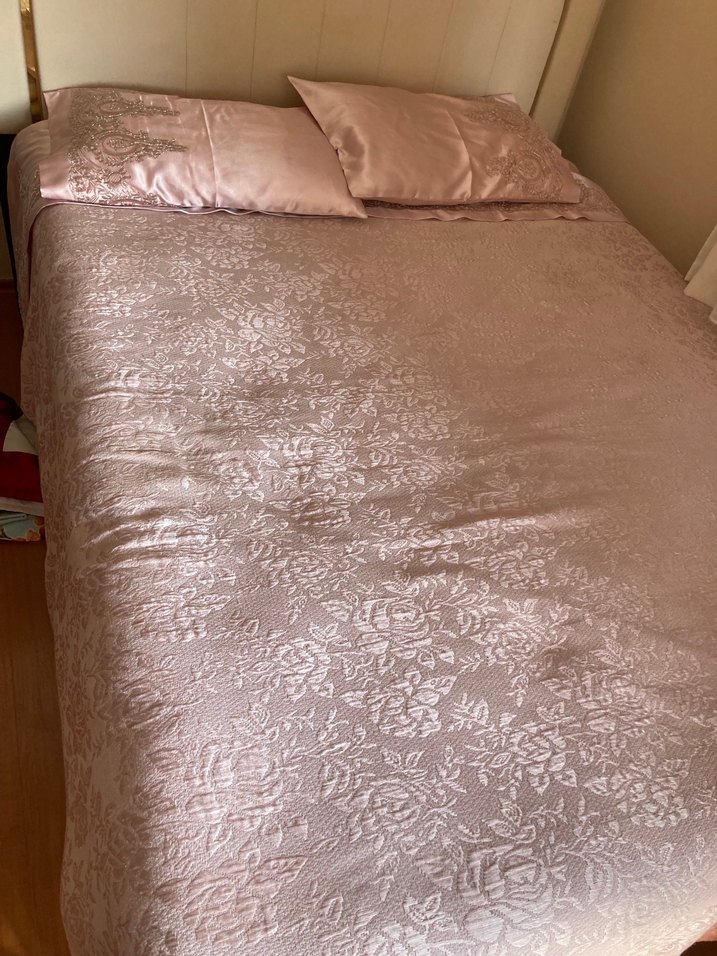 Nakışlı Pembe Yatak Örtüsü - Görsel 4