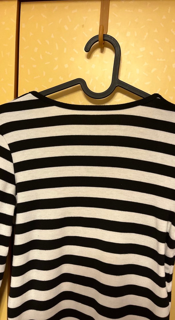 Uzun kollu sırtı açık tişört - Görsel 2