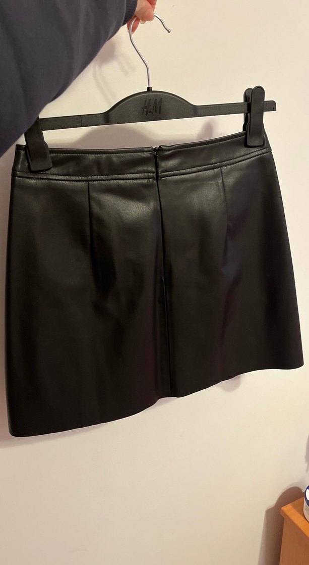 Stradivarius Siyah Deri Mini Etek - Görsel 5