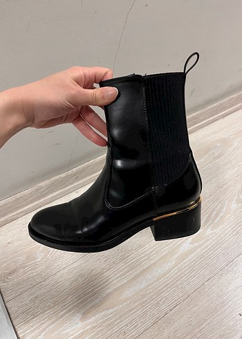 Zara Parlak Siyah Kadın Topuklu Bot - Görsel 6