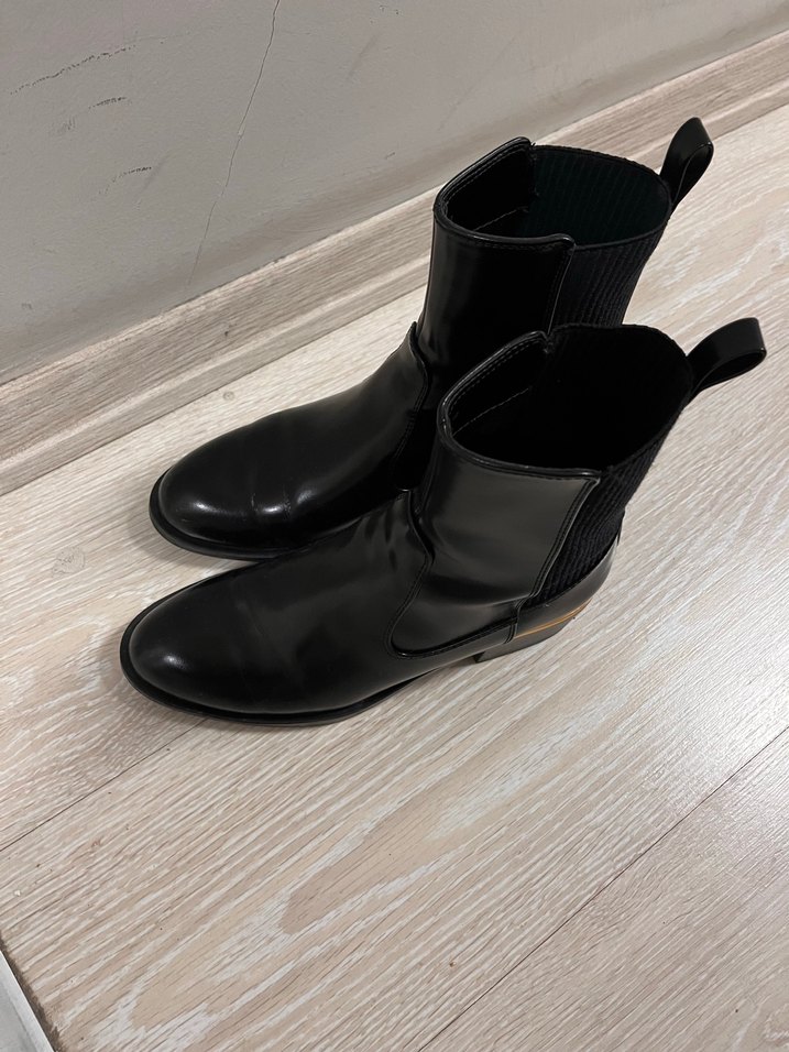 Zara Parlak Siyah Kadın Topuklu Bot - Görsel 3