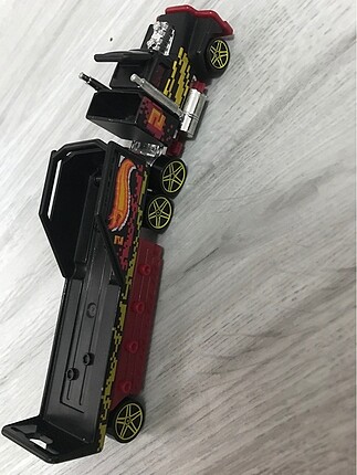 Hot wheels tır