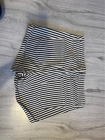 36 Beden Şort H&M