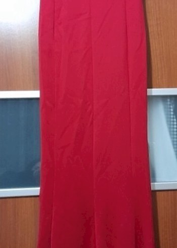 42 Beden kırmızı Renk Kırmızı uzun elbise