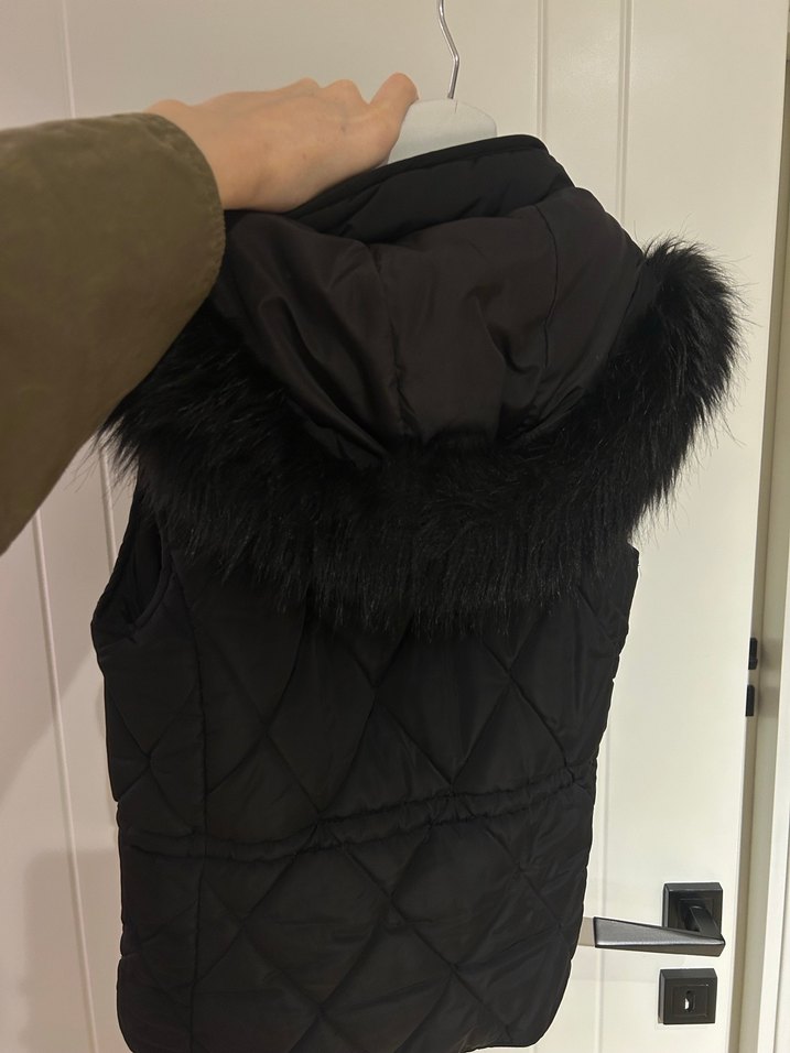 Zara Kürklü Siyah Kadın Yelek - Görsel 3