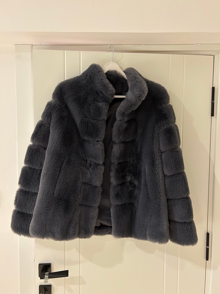 Furever Marka Füme 36-38 beden Kaliteli Kürk - Görsel 4