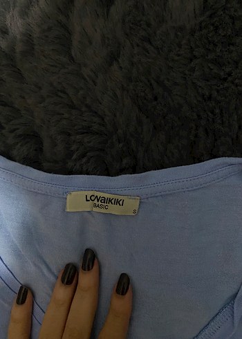 Mavi V Yakalı Kadın Tişört - Görsel 2