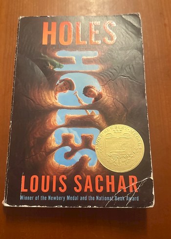 Holes - Louis Sachar